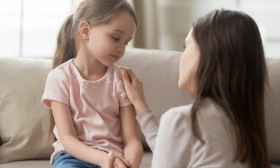 Cara Membantu Menghilangkan Trauma pada Anak